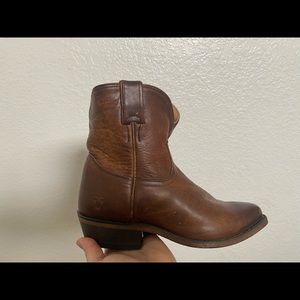 FRYE ankle boots size 8.5 - worn once to try on and too small
